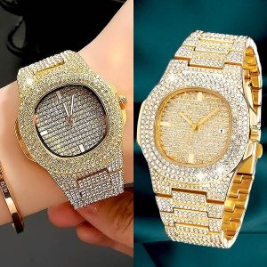 Ceas de lux împodobit cu cristale | LUXURIA